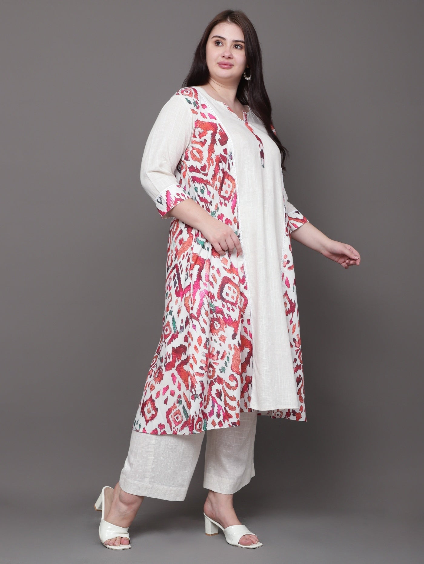 The Aara Linen Set